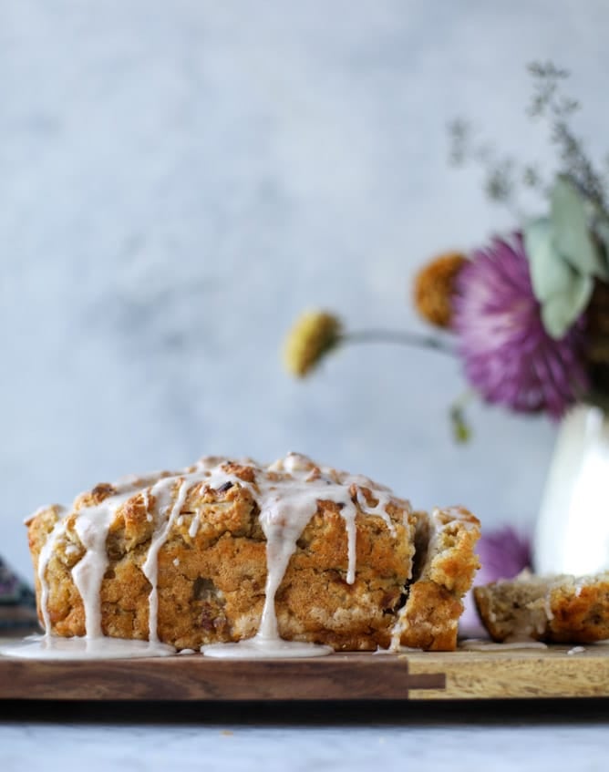 banana beer bread with brown butter glaze I howsweeteats.com