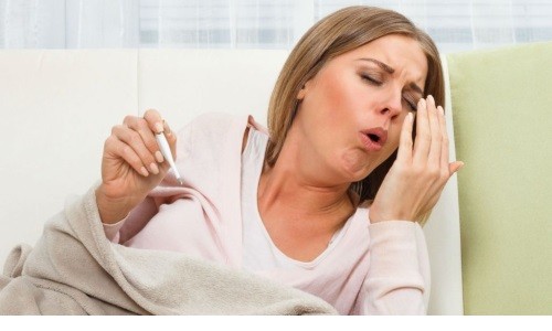 Сухой кашель - симптом воспаления верхних дыхательных путей
