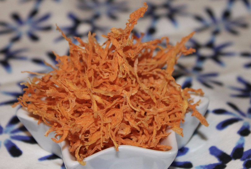 Сухая морковка. Морковь сушёная. Чай из моркови. Сухая морковь. Сушеная морковка.