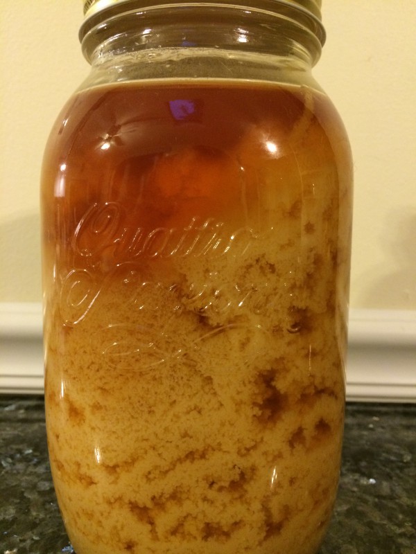 Мед порченный. Мёд засахарился. Натуральный мёд засахаривается. Закристаллизовавшийся мед. Засахаренный мед.