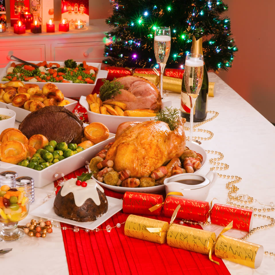 Рождество какие блюда. Рождественский стол. Еда на новый год. Рождественский стол в Англии. Новогодний и праздничный стол.