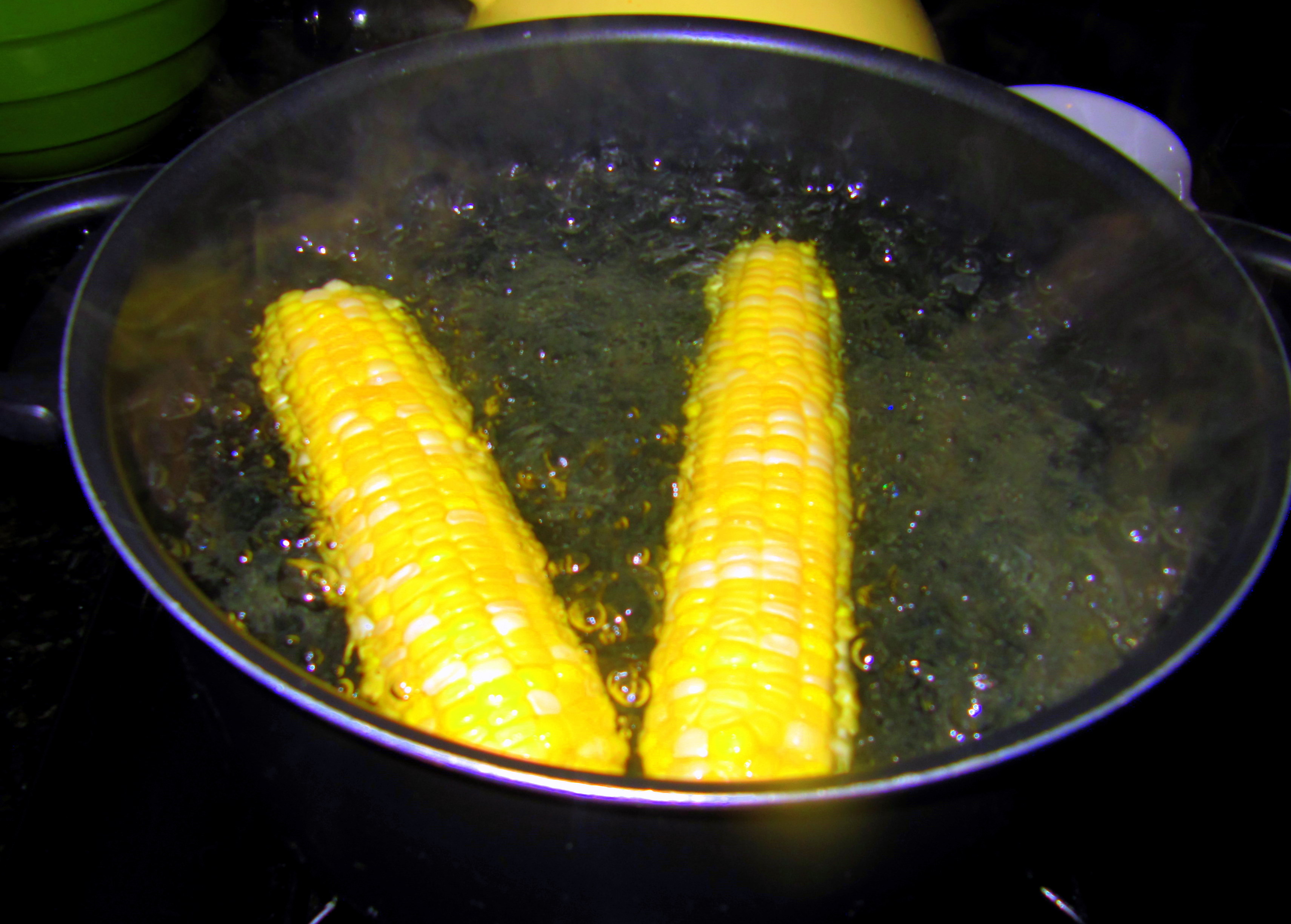 Кукуруза в кастрюле