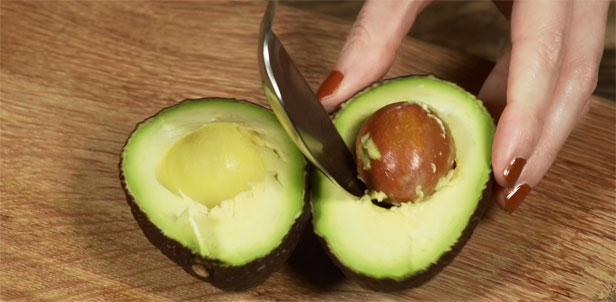 Как чистить авокадо в домашних