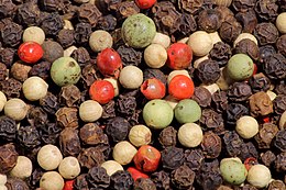 Black Pepper (Piper nigrum) fruits.jpg