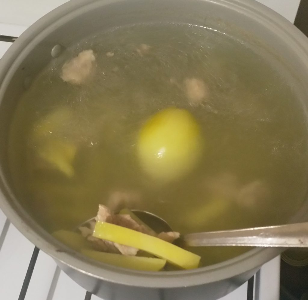 Фото рецепта - Суп на свинине с макаронами - шаг 3