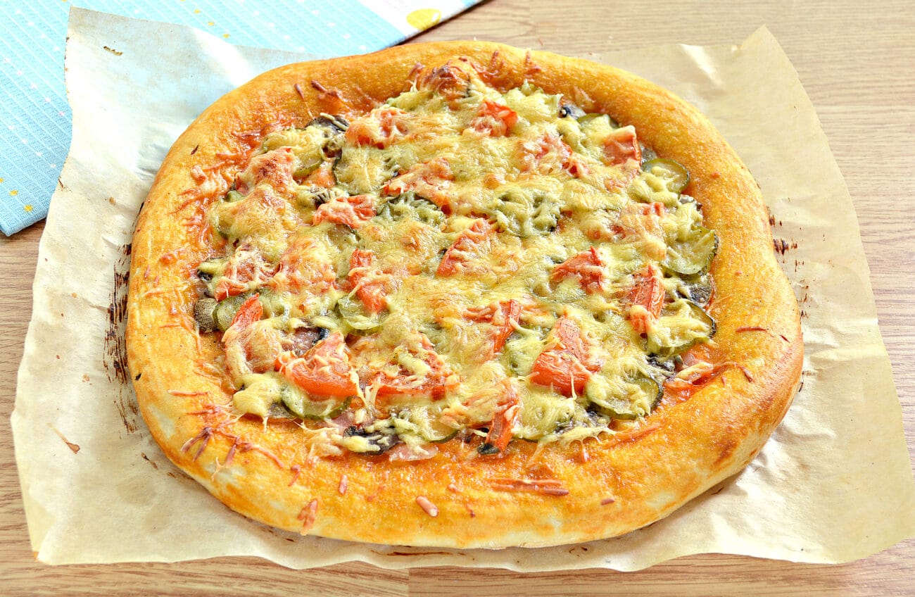 приготовить пиццу в домашних условиях в духовке пошагово с колбасой и сыром с дрожжевого фото 95